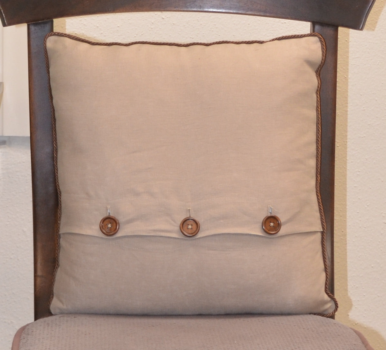 Linen pillow (Tan)