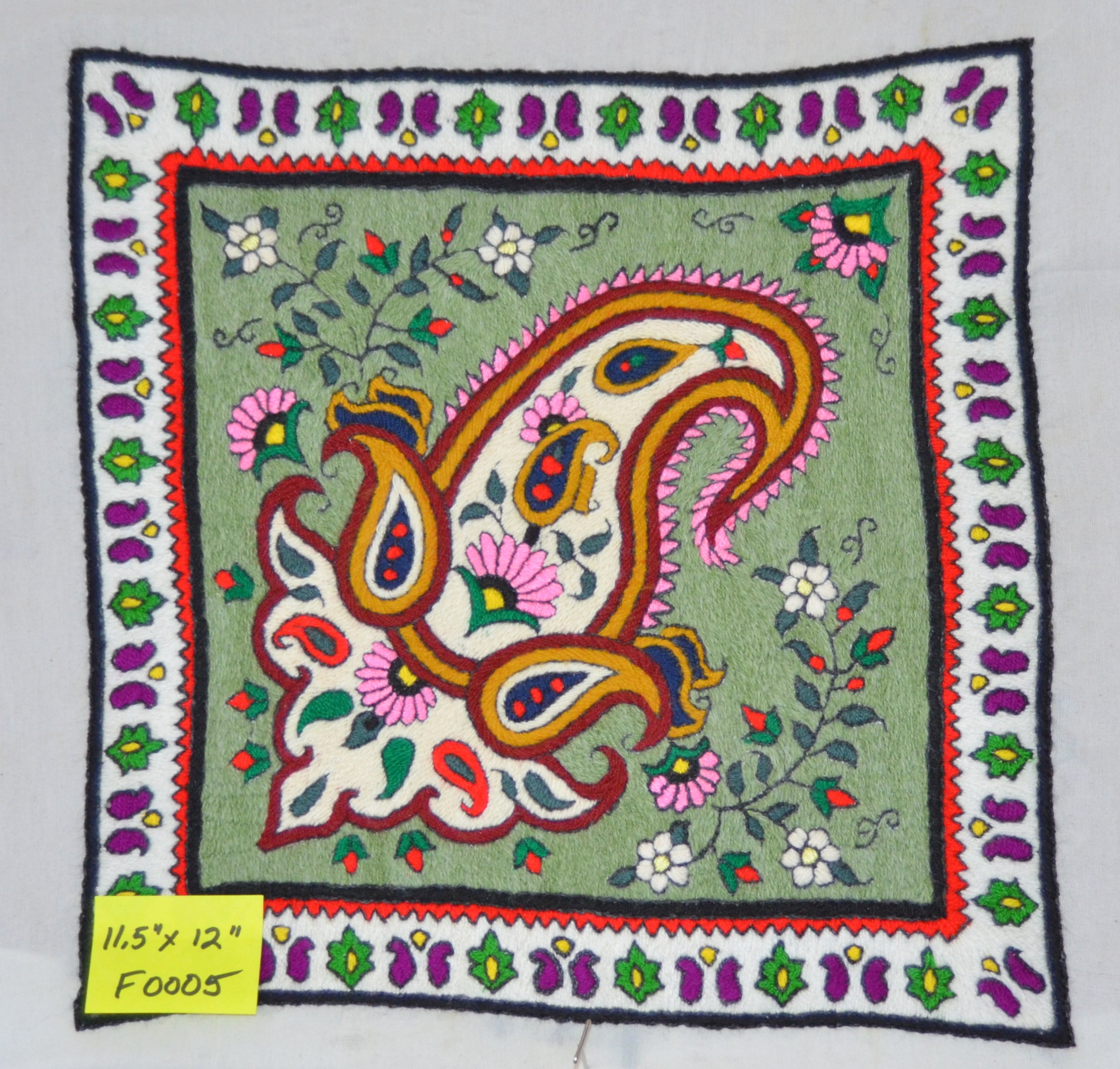 Embroidery "Flats" Paisley on Green